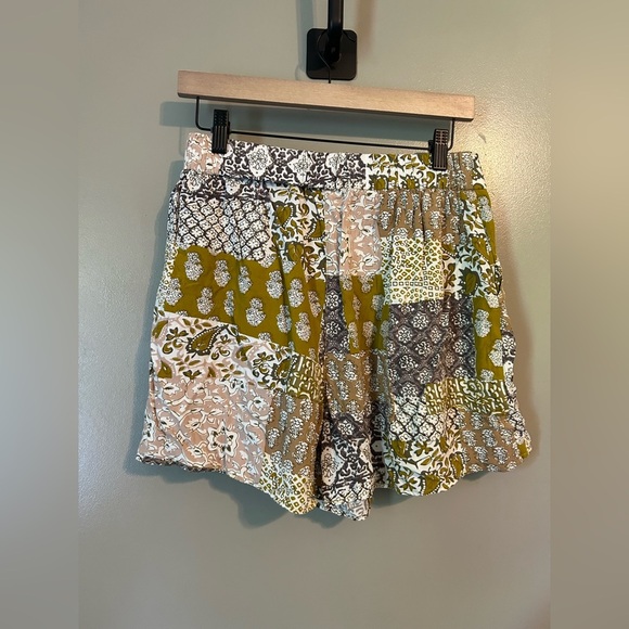 Maeve by Anthropologie patchwork flowy shorts size XS - Picture 3 of 4